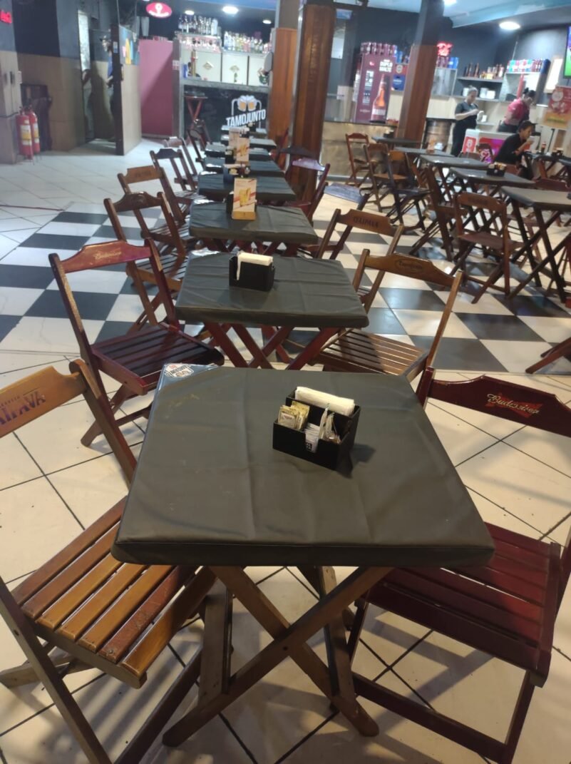 Capa Para Mesa de Bar, Restaurante e Quiosque Impermeável (10 pçs) - Imagem 7