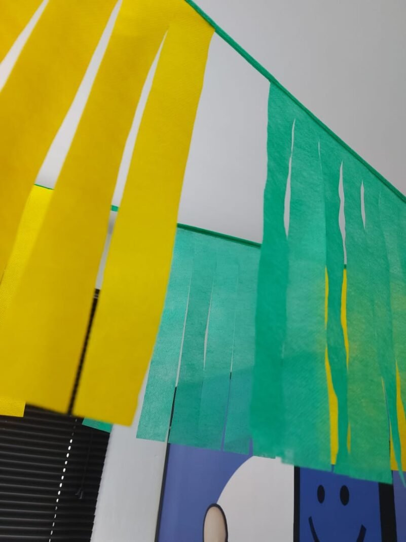Varal/Bandeirinha Em Tiras Tnt Color Reutilizável 10 Metros - Imagem 5